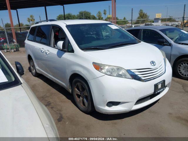  Salvage Toyota Sienna