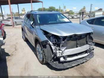  Salvage Toyota Highlander