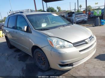  Salvage Toyota Sienna