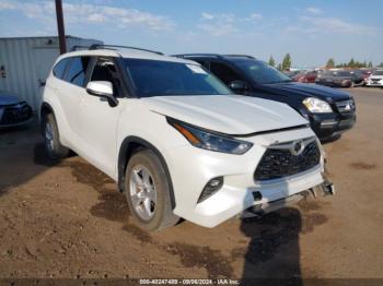  Salvage Toyota Highlander