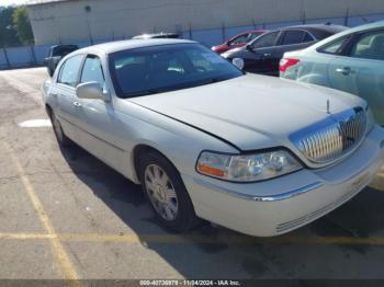  Salvage Lincoln Towncar