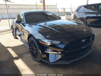  Salvage Ford Mustang