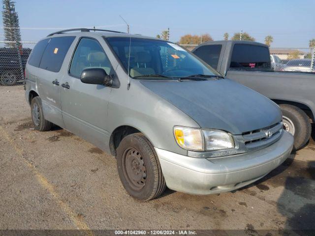  Salvage Toyota Sienna