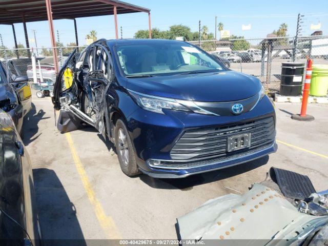  Salvage Toyota Sienna