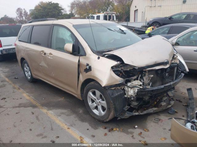  Salvage Toyota Sienna