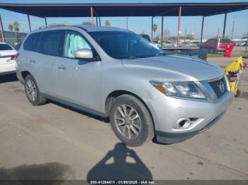  Salvage Nissan Pathfinder