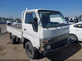  Salvage Toyota Hiace