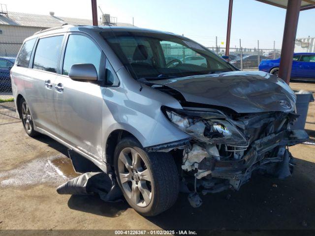  Salvage Toyota Sienna