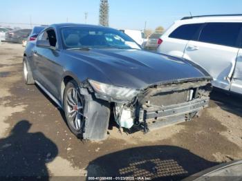  Salvage Ford Mustang