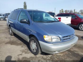  Salvage Toyota Sienna