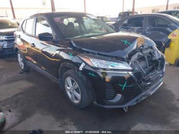  Salvage Nissan Kicks