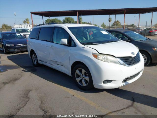  Salvage Toyota Sienna