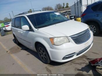  Salvage Chrysler Town & Country