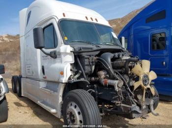  Salvage Freightliner Cascadia 125