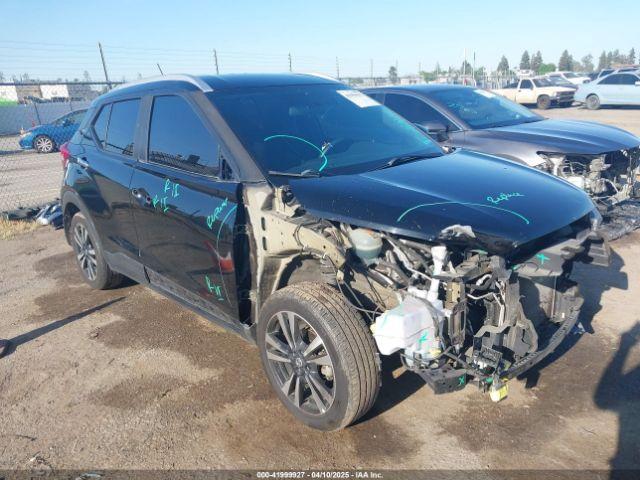  Salvage Nissan Kicks