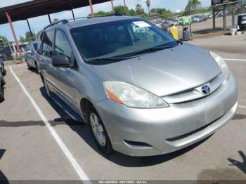 Salvage Toyota Sienna