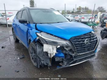  Salvage Nissan Kicks