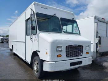  Salvage Freightliner Chassis