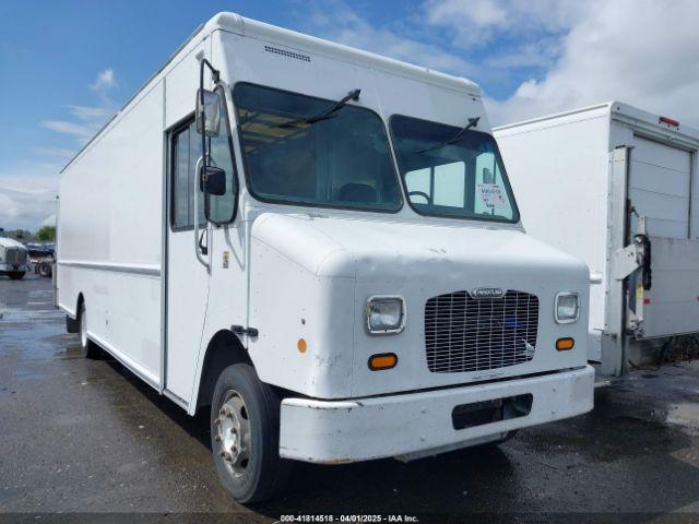  Salvage Freightliner Chassis