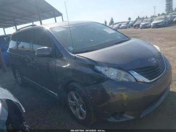  Salvage Toyota Sienna