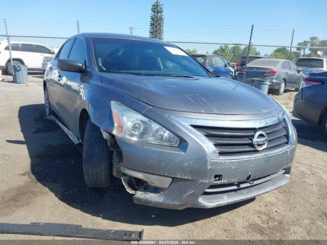  Salvage Nissan Altima