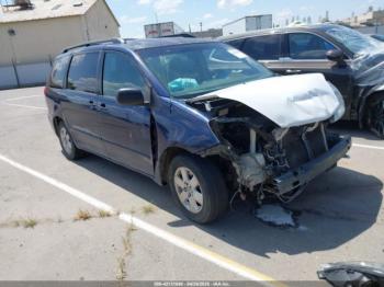 Salvage Toyota Sienna