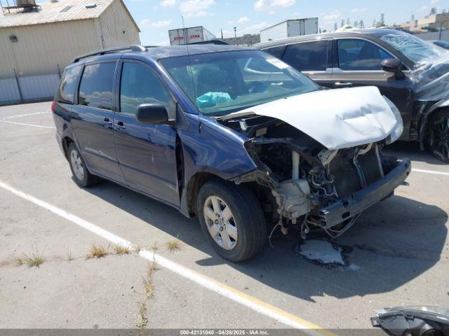  Salvage Toyota Sienna
