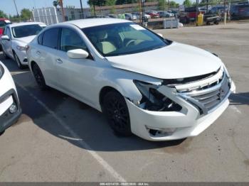  Salvage Nissan Altima
