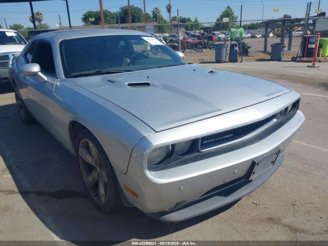  Salvage Dodge Challenger