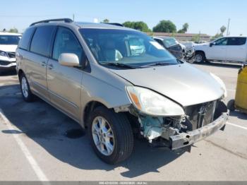 Salvage Toyota Sienna