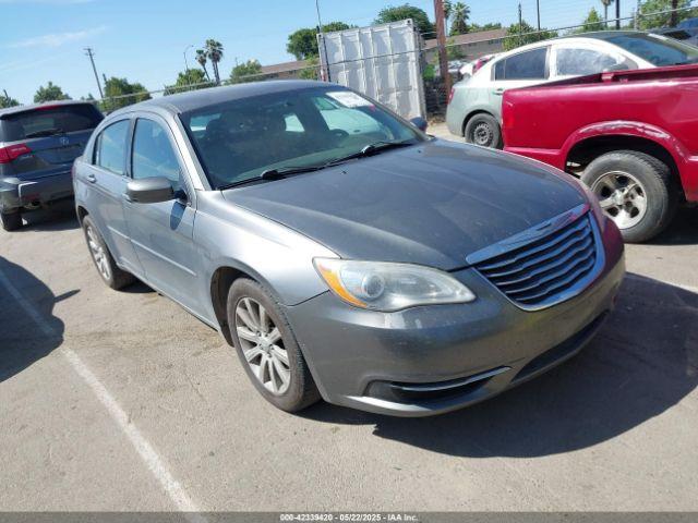  Salvage Chrysler 200