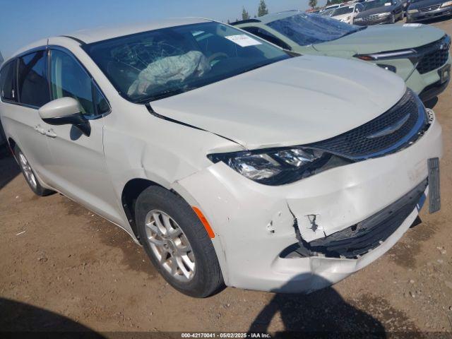  Salvage Chrysler Pacifica