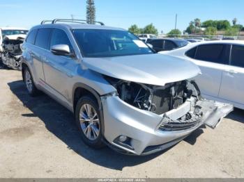  Salvage Toyota Highlander