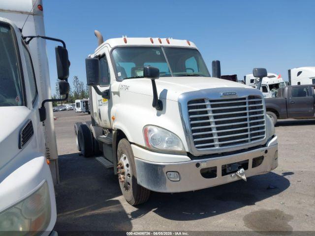  Salvage Freightliner Cascadia 125