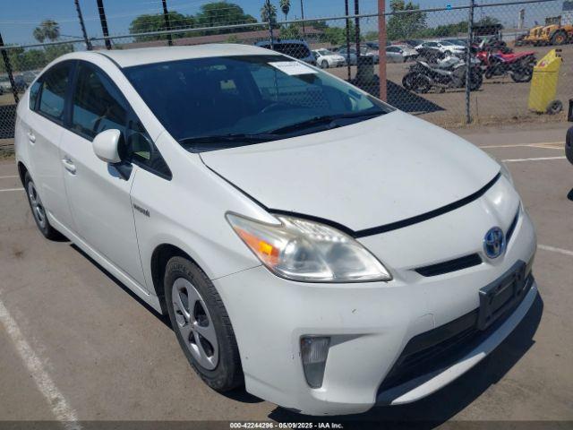  Salvage Toyota Prius