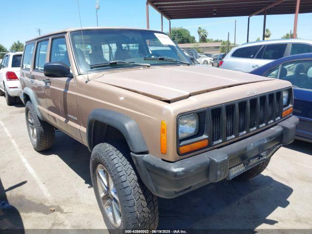  Salvage Jeep Cherokee