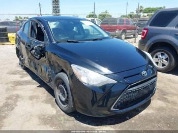  Salvage Toyota Yaris