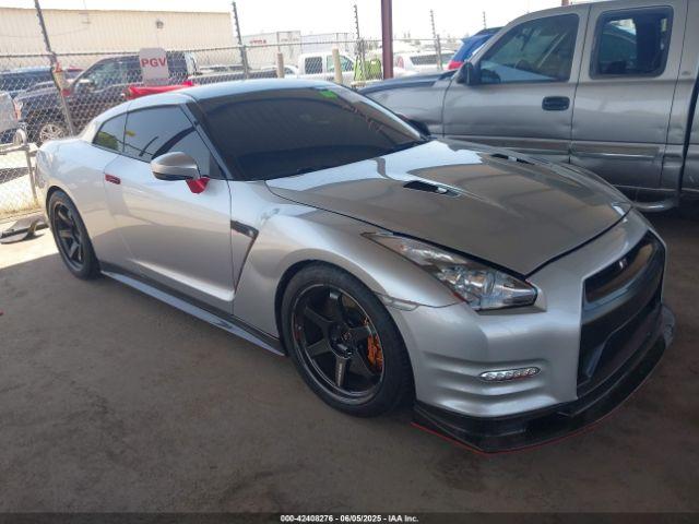  Salvage Nissan GT-R