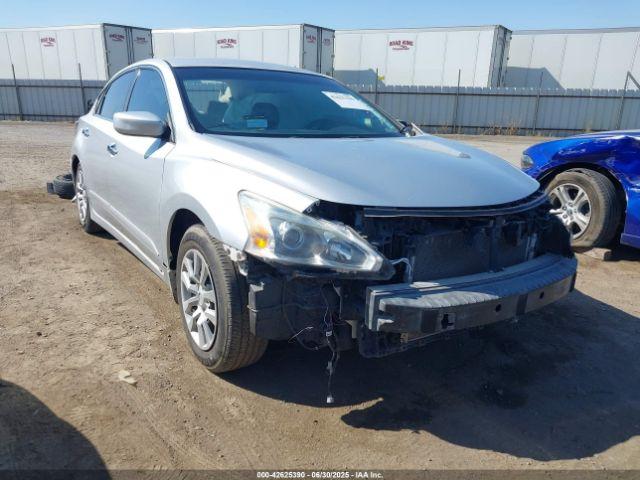  Salvage Nissan Altima