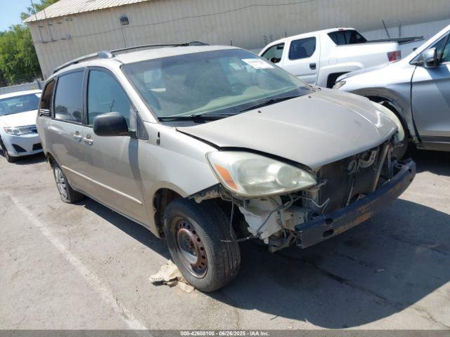  Salvage Toyota Sienna