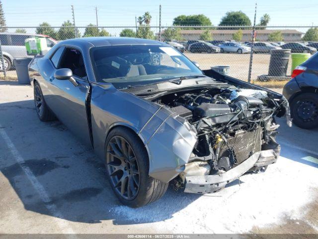  Salvage Dodge Challenger