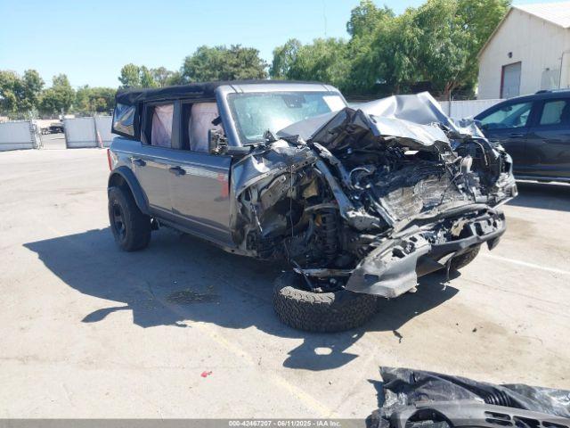  Salvage Ford Bronco