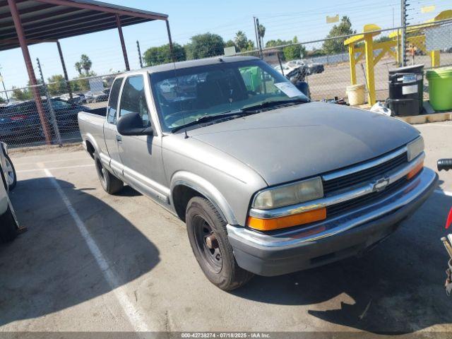  Salvage Chevrolet S-10
