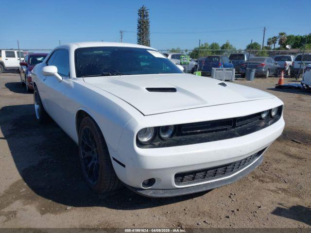  Salvage Dodge Challenger