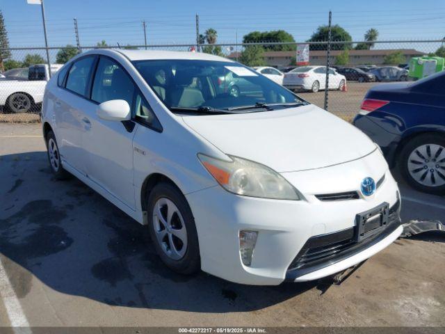 Salvage Toyota Prius