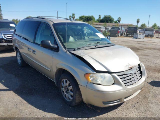  Salvage Chrysler Town & Country