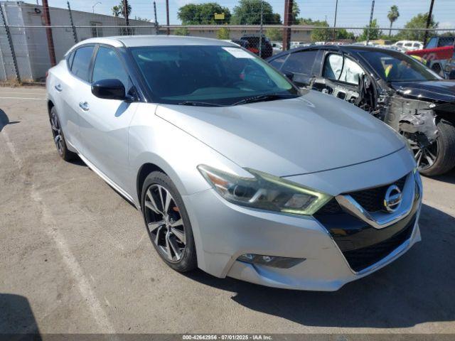  Salvage Nissan Maxima