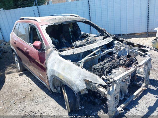  Salvage Jeep Cherokee
