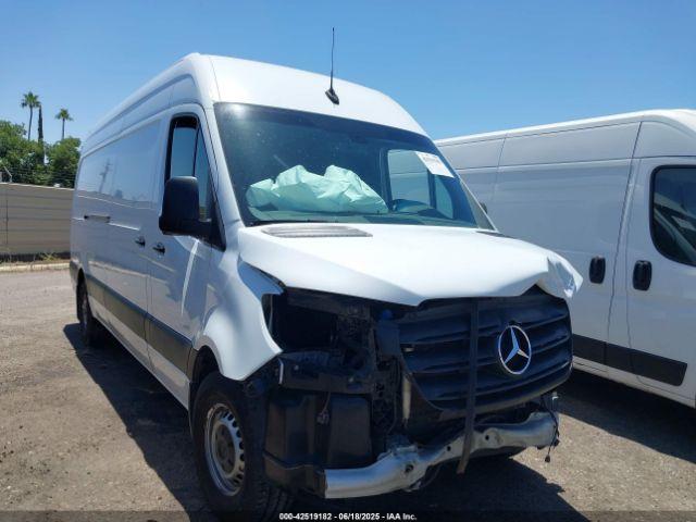  Salvage Mercedes-Benz Sprinter 2500