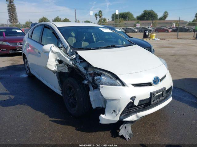  Salvage Toyota Prius